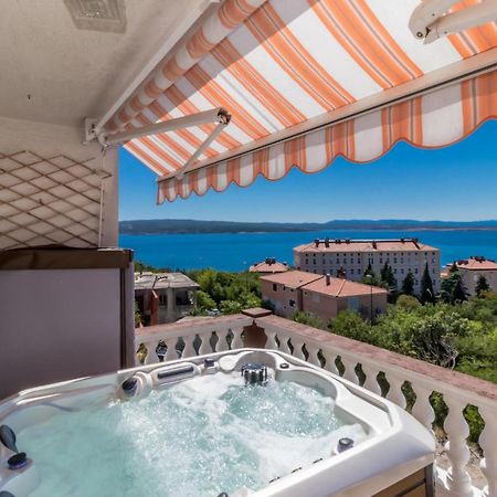 Beautiful Apartment In Crikvenica With Jacuzzi 外观 照片