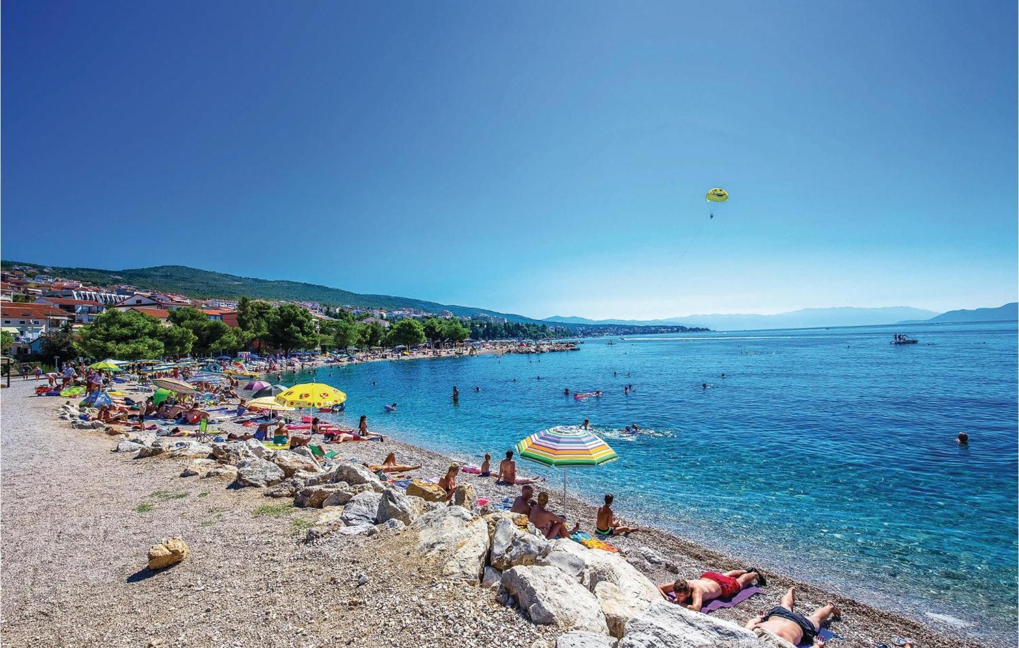 Beautiful Apartment In Crikvenica With Jacuzzi 外观 照片